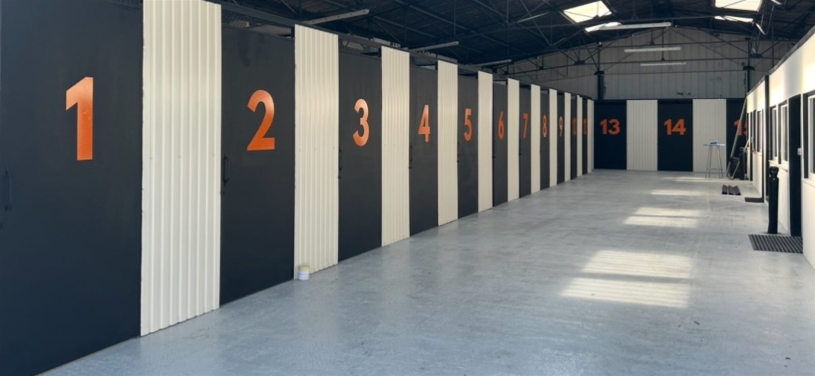Allée intérieure du centre JUD’BOX
